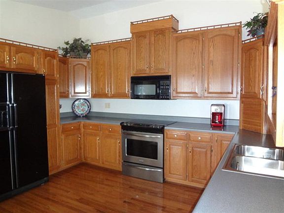 3rd image of 5101 Willowby Dr