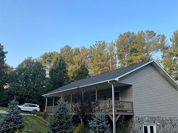 3rd image of 117 Betsy Lane
