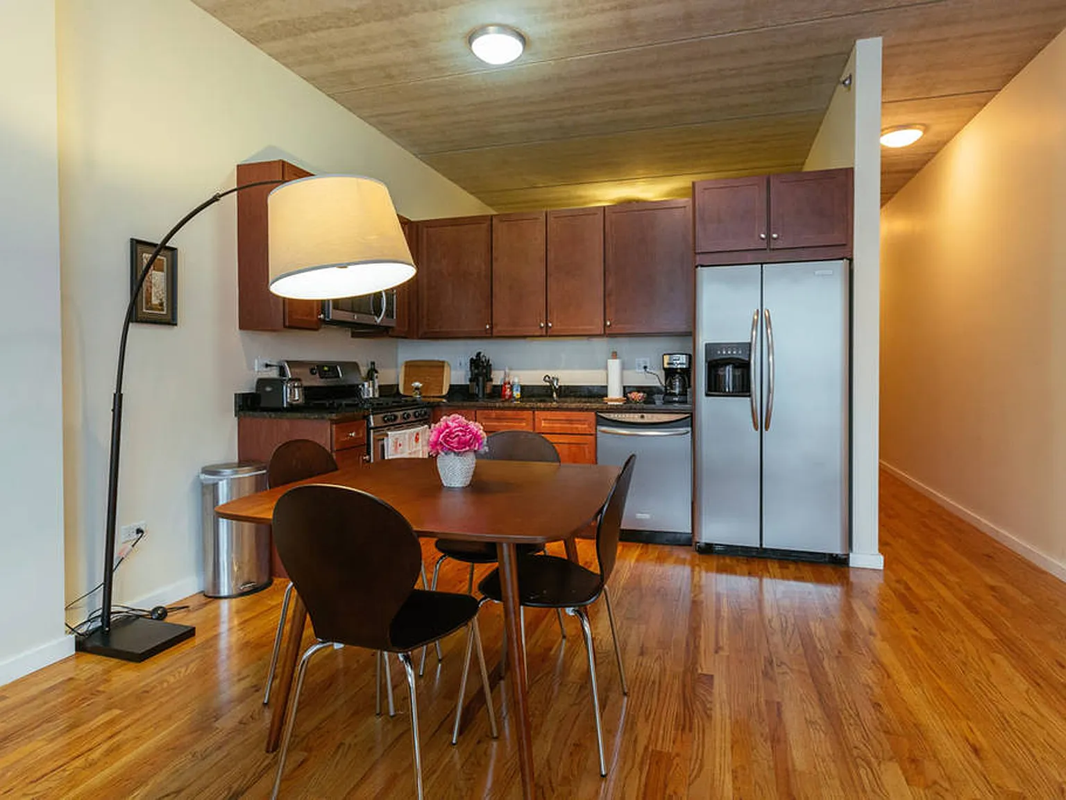 1 bed, 812 sqft, $2,600 — Photo 3