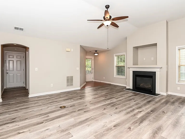 416 Arrowhead Trl — Photo 4