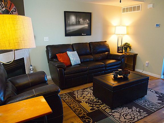 5th image of 930 N Newberg Dr #1