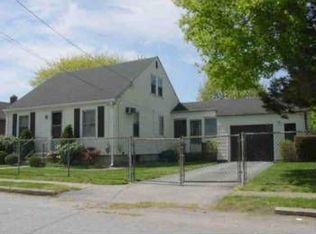 150 Westcott Ave, Cranston, RI 02910