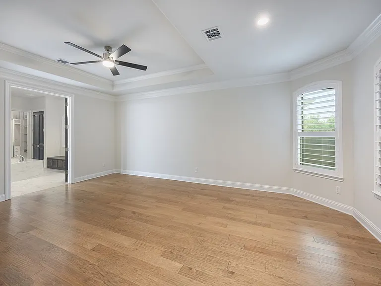 918 Sydney Ln — Photo 29