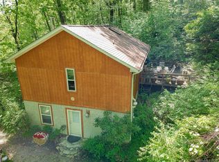 192 Crystal Falls Dr, Fairview, NC 28730