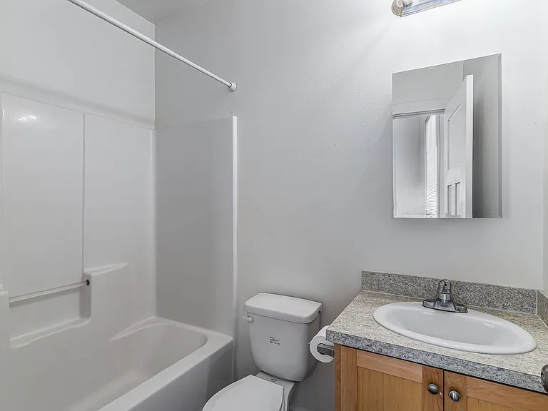 326-336 S Asbury St — Photo 19