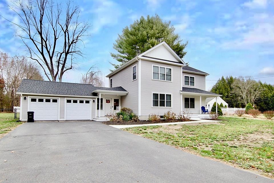 1st image of 4 Millbrook Dr