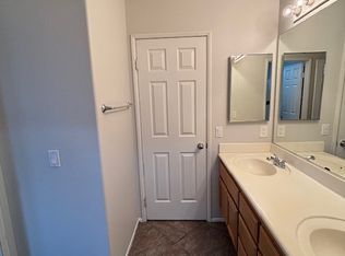 896 Cimarron Ln, Corona, CA 92879