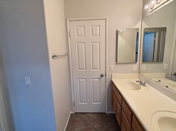 896 Cimarron Ln, Corona, CA 92879