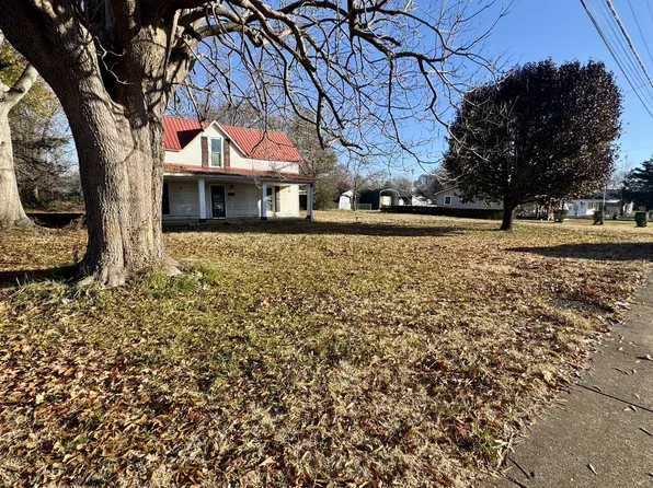 311 W Linden Ave, Hohenwald, TN 38462