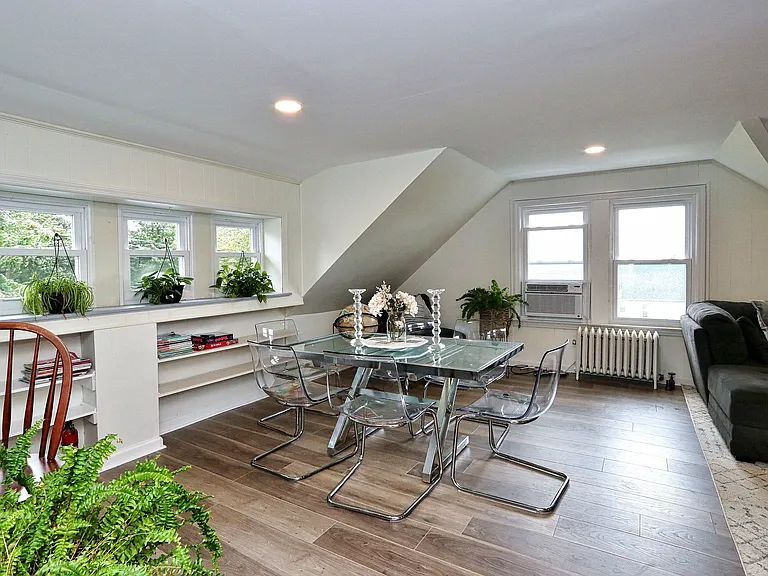 128 Mount Pleasant Ave — Photo 2