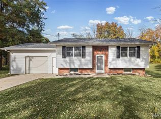 5945 Redbud Ln, Edwardsville, IL 62025