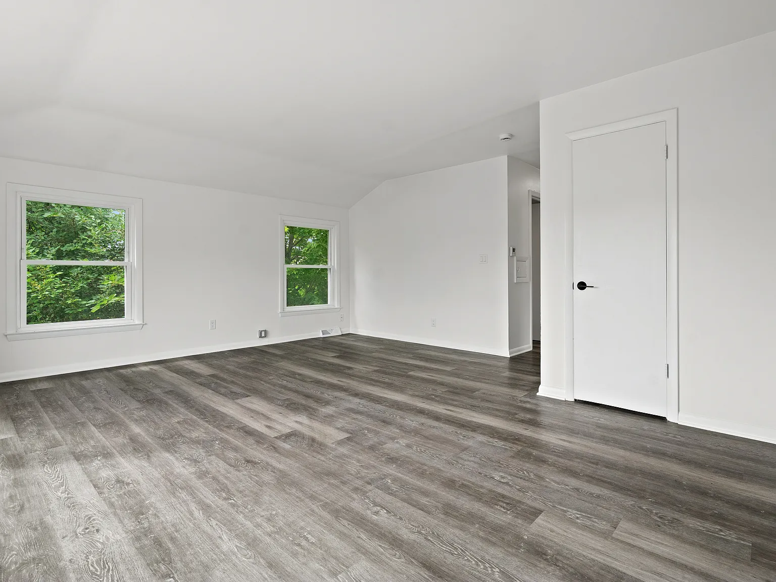 2 bed, 1000 sqft, $1,825 — Photo 4