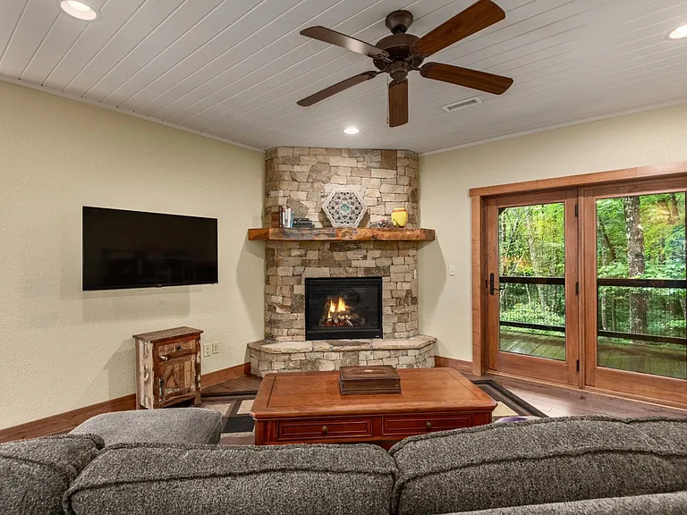 352 Celo Cove Dr #18 — Photo 11