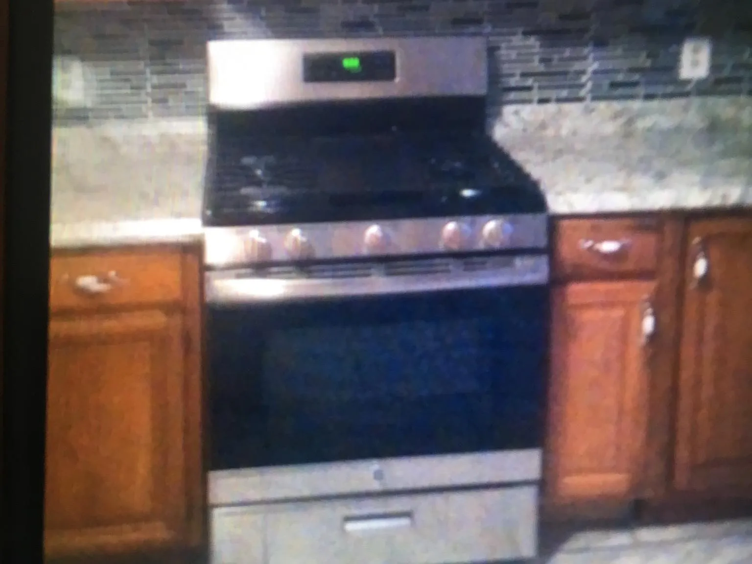 3 bed, 1250 sqft, $2,100 — Photo 2