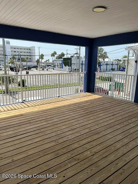 3 bed, 2.0 bath, 2100 sqft, $2,400 — Photo 2