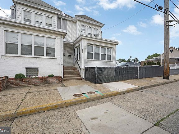 3rd image of 3403 River Rd