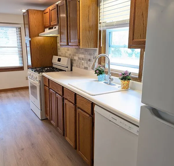 3603 Abbott Rd — Photo 7
