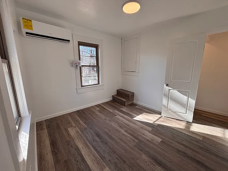 1004 E Delmar St — Photo 15