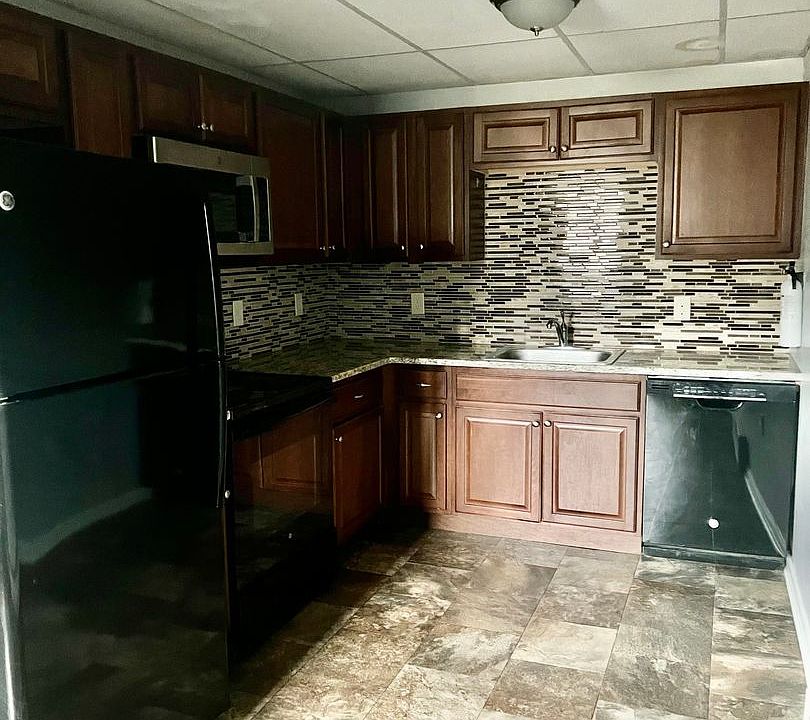 2nd image of 200 Bunker Hill Rd #212