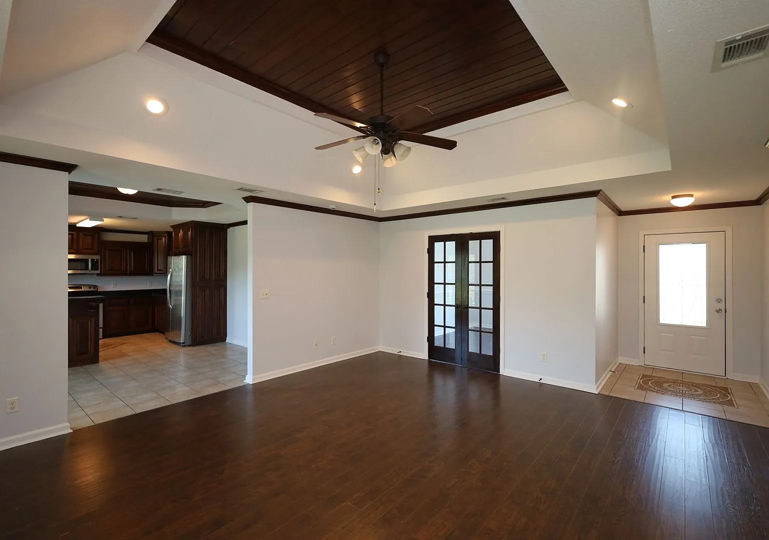 124 Mill Pond Pl — Photo 2