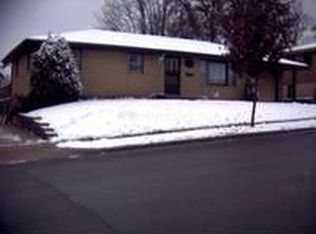 1843 Carter Rd, Dubuque, IA 52001