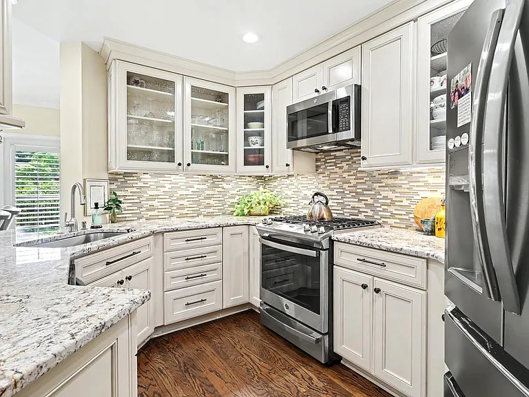 401 N Church St #208 — Photo 6