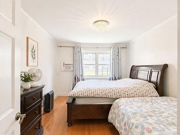 4th image of 15052 Melbourne #256A