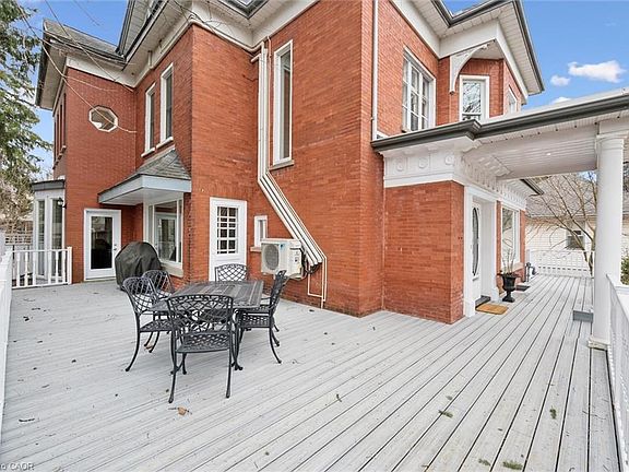 4th image of 42 Lansdowne Rd N