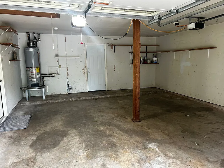 436 Topeka Dr — Photo 17