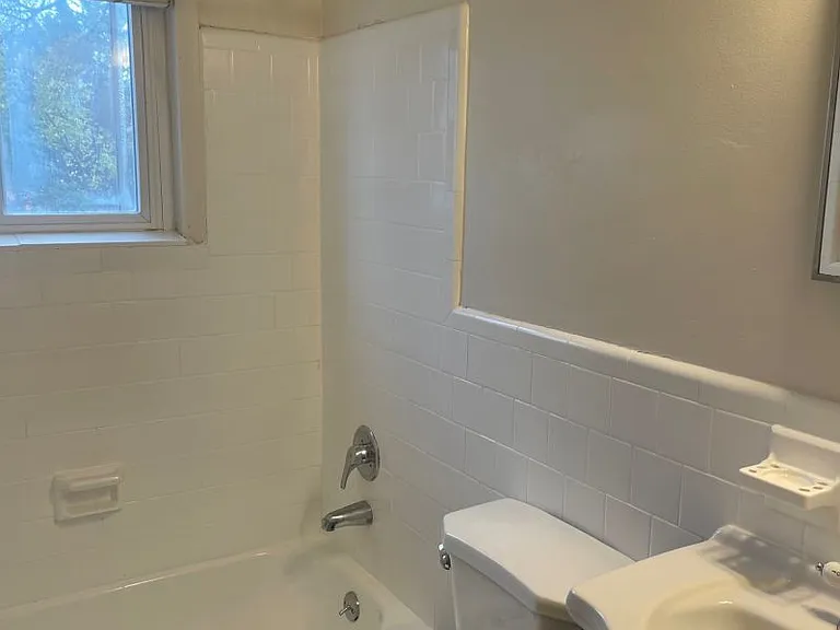 Ballston Gardens — Photo 20