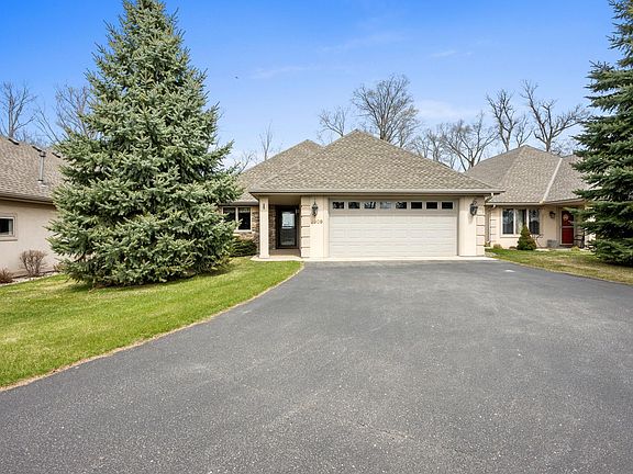 3rd image of 3909 Geneva Golf Club Dr NE