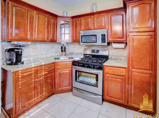 206A 29th St, Brooklyn, NY 11232