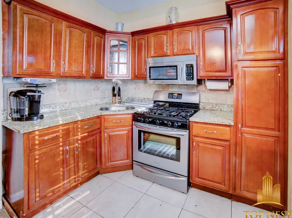 206A 29th St, Brooklyn, NY 11232
