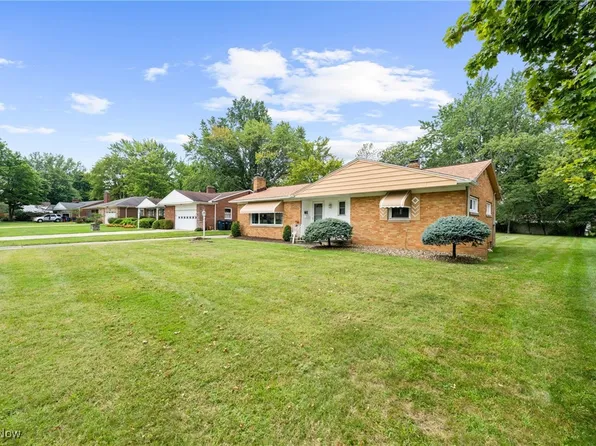 1872 Bremerton Rd, Lyndhurst, OH 44124