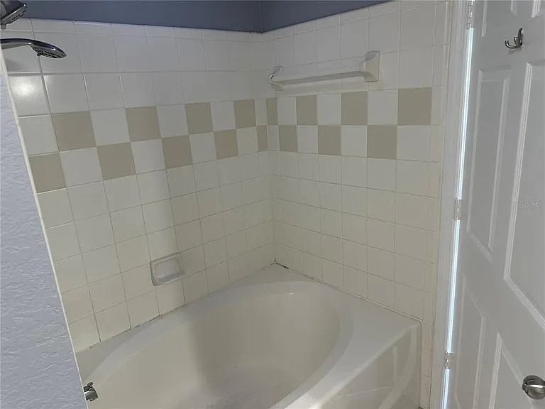 5601 Rosehill Rd #201 — Photo 10