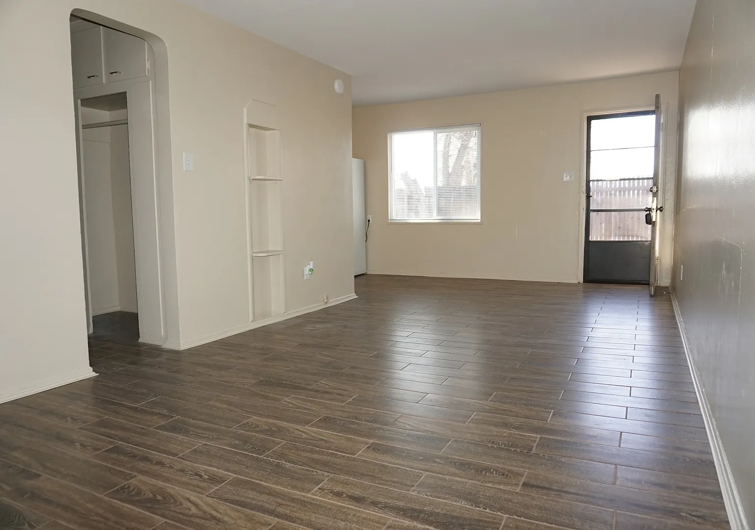 Downtown Studio — Photo 3