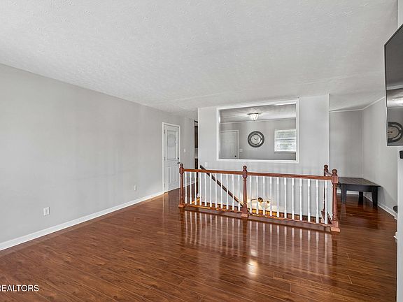 5th image of 2628 Rahn Ave