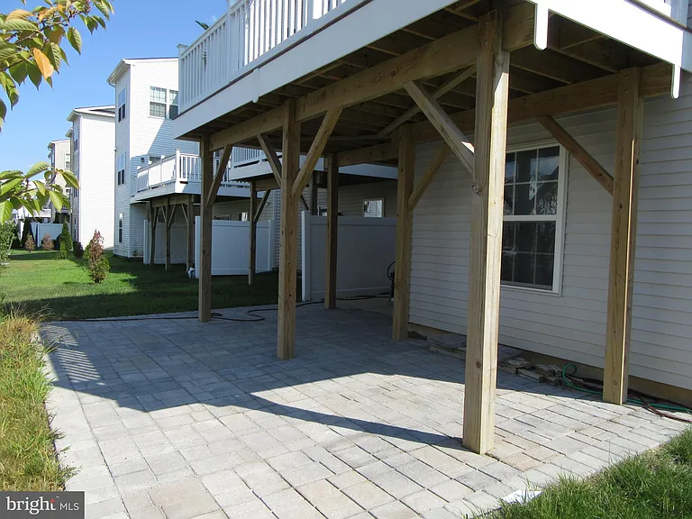 544 Liam Pl — Photo 23