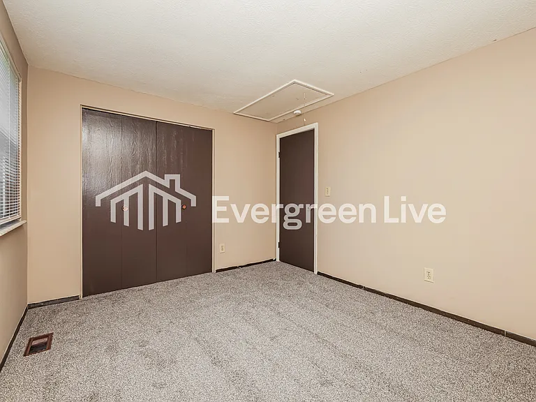 7651 Dalmation Dr — Photo 10