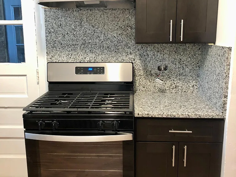 5539 N Sawyer Ave #2B — Photo 8