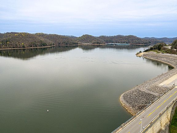 4th image of 0 Ashburn Cir Lot 9-10