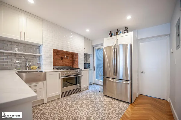 Sold by Brownstone Real Estate | media 2