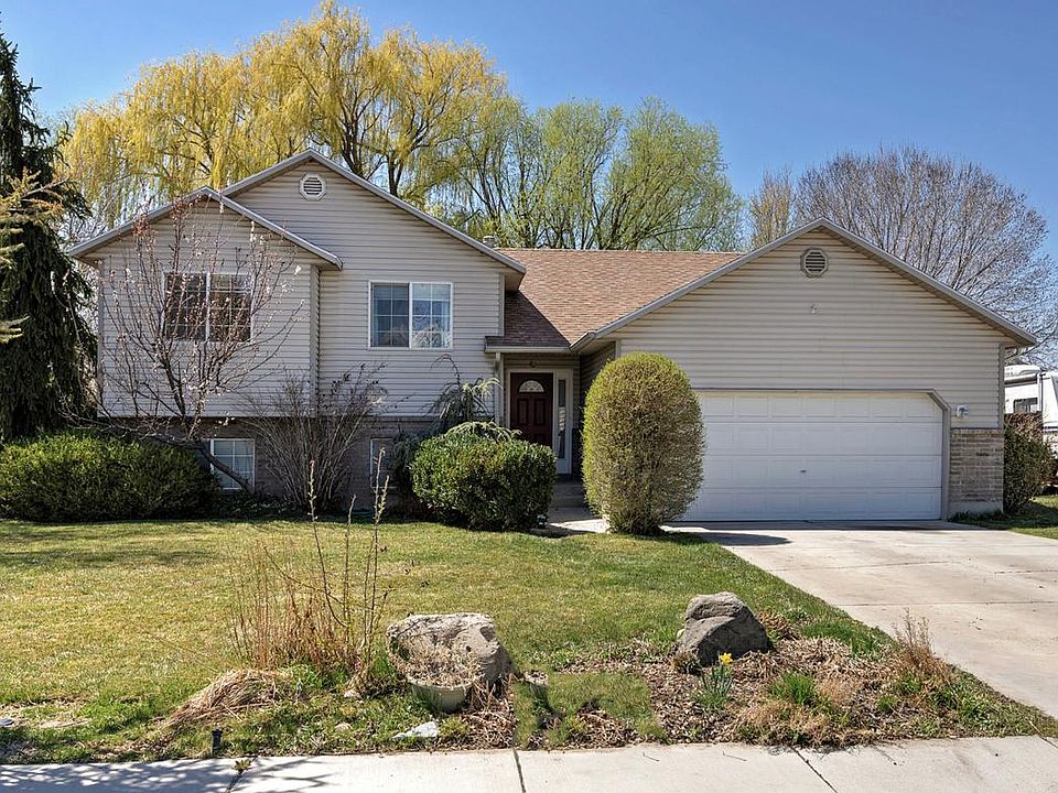 1st image of 475 N Woods Dr
