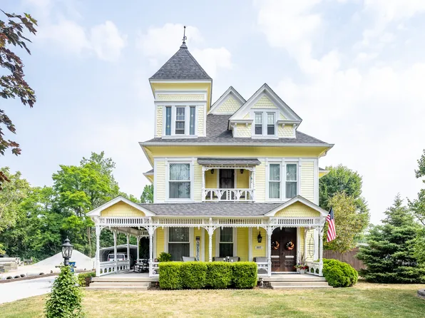 307 E Franklin St, Greencastle, IN 46135