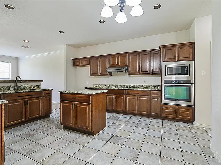 9233 Dark Forest Dr — Photo 15