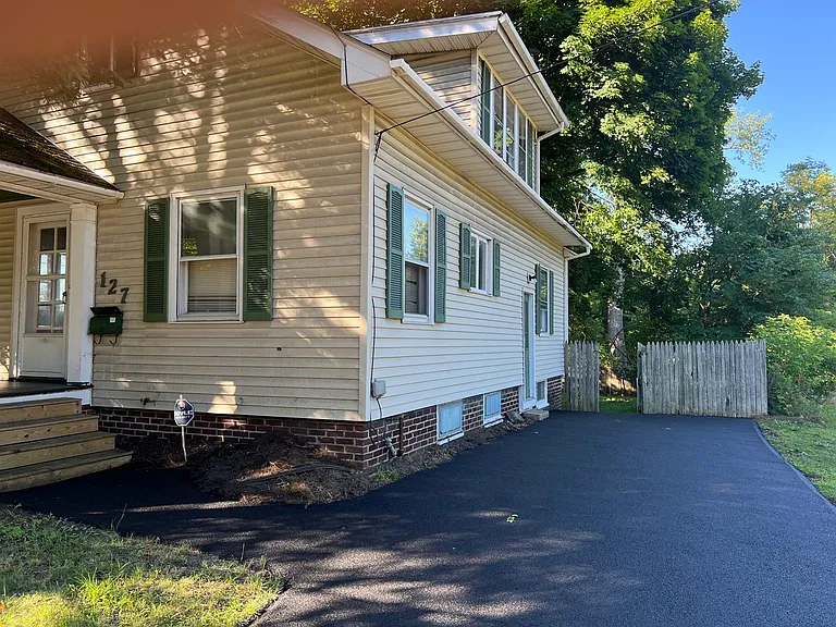 127 W Main St — Photo 44