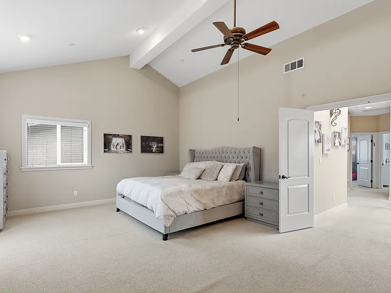 1718 Harriman Ln #B — Photo 23
