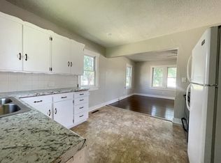 1027 S Dodge Ave, Wichita, KS 67213