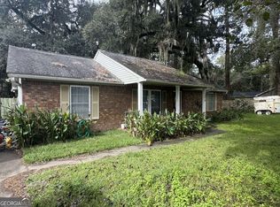 1370 Lake Dr, Midway, GA 31320