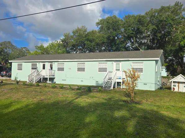 725 9th St APT A, Palm Harbor, FL 34683